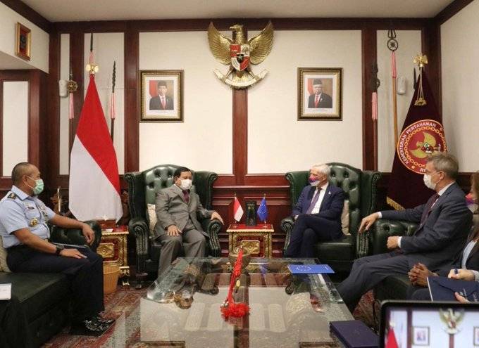 Menhan Prabowo Terima Kunjungan Vice President European Investment Bank H.E. Kris Peeters