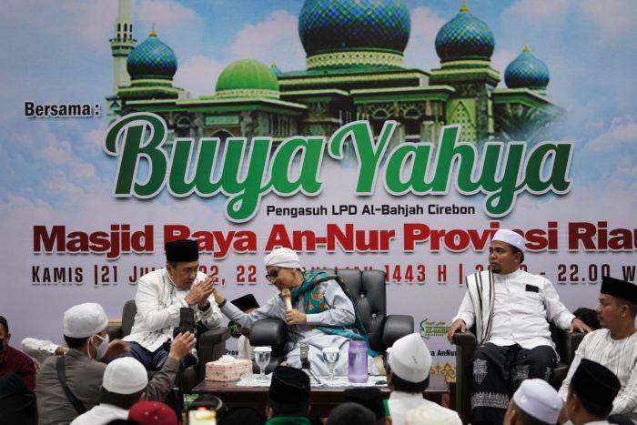 Gubernur Riau Syamsuar Hadiri Tabligh Akbar Buya Yahya di Masjid Raya An-Nur Pekanbaru