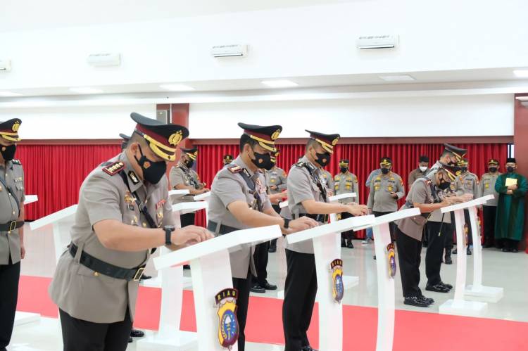 Pimpin Sertijab Dirkrimum dan 6 Kapolres Jajaran, Kapolda Riau Irjen Mohammad Iqbal Tekankan Jaga Marwah Kepolisian