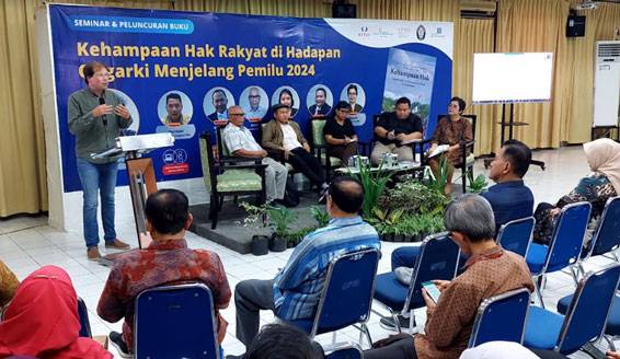 Peluncuran Buku dan Catatan Seminar &ldquo;Kehampaan Hak Rakyat di Depan Oligarki Menjelang Pemilu 2024&rdquo;