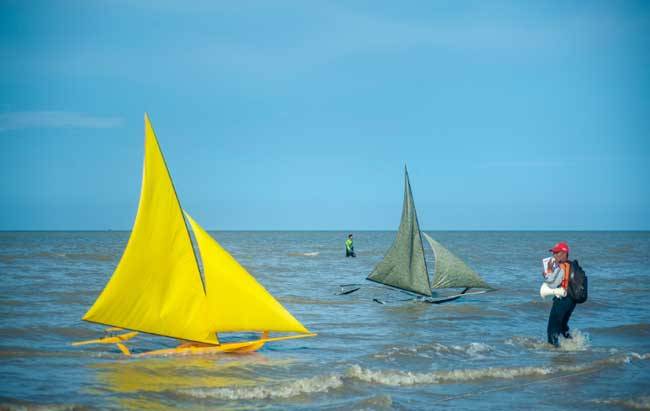 Puluhan Miniatur Perahu Warna-warni Hiasi Pantai Lapin Bengkalis