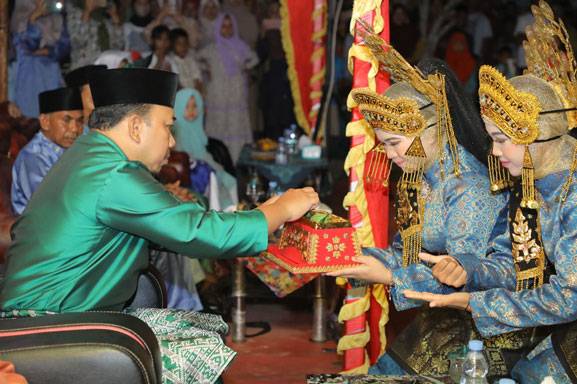 Buka MTQ Kecamatan Sungai Mandau, Wabup Siak: MTQ Inspirasi Mendekatkan Diri Pada Al-Qur'an
