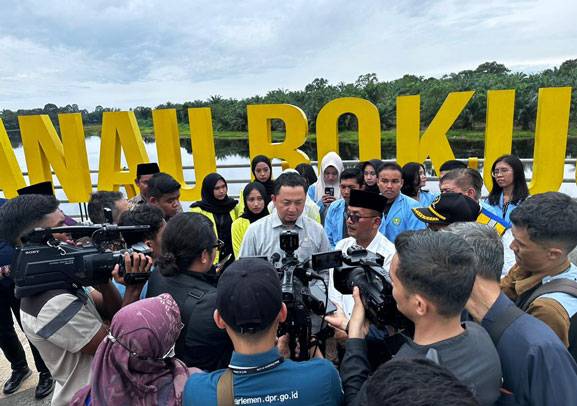 Komisi V DPR RI Tinjau Jalan Lintas Bono dan Danau Bokuok Kampar