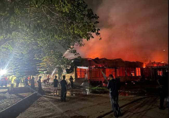 RSUD Puri Husada Terbakar Subuh Tadi