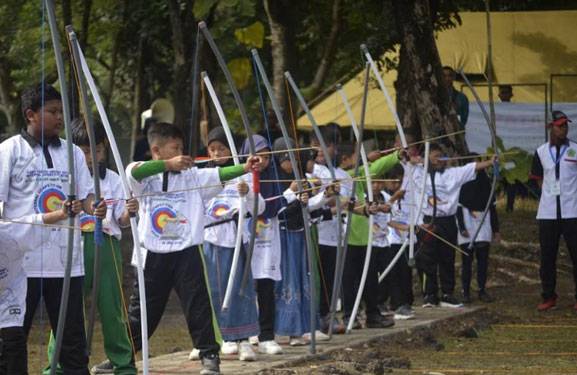 Sambut HUT Yonarmed 12/Kostrad, Mayor Arm Tulus Gelar Panahan