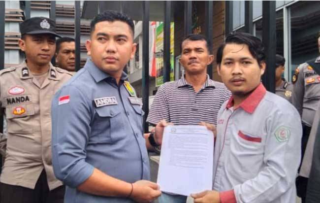 Dana Hibah Rp1 M untuk KONI Pekanbaru Diduga Diselewengkan, Massa Gelar Aksi di Kejari
