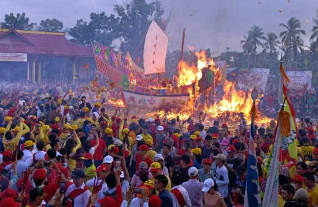Festival Bakar Tongkang 2023 Sedot Puluhan Ribu Wisatawan