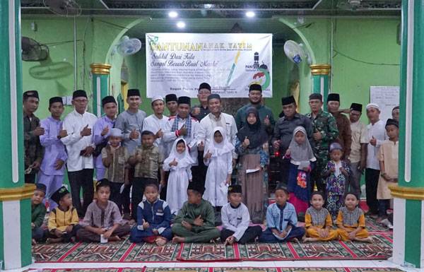 Peringati 10 Muharram, Wakil Bupati H. Sulaiman Santuni Anak Yatim