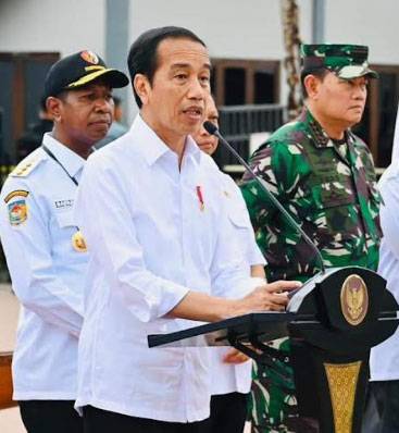 Panglima TNI Dampingi Presiden RI Resmikan Bandar Udara Ewer