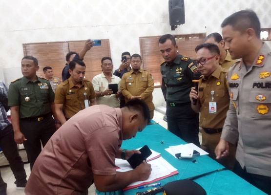 Pemkab Bengkalis dan TNI-Polri Mediasi Konflik Masyarakat Sakai vs PT Panahatan