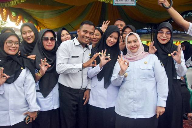 SK Penempatan Diserahkan, Bupati Kasmarni Tegaskan P3K dan PNS Tak Boleh Minta Pindah