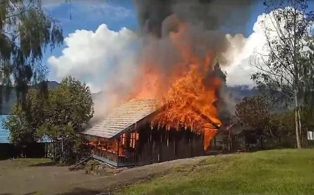 Aksi Brutal OPM Bakar Bangunan SMP Negeri Okbab, Hancurkan Harapan Pendidikan