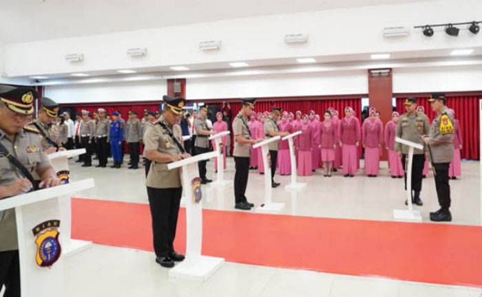Tiga Kapolres di Riau Dimutasi