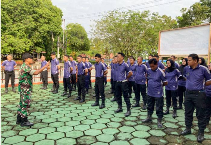 Tingkatkan Kedisiplinan Petugas, Lapas Kelas IIB Teluk Kuantan Laksanakan Giat FMD Bersama Koramil 02 Kuantan Tengah
