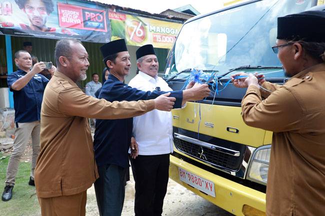Dukung Program PSR, KUD Karya Dharma Keranji Guguh Terima Mobil Dump Truk Dari BPDPKS