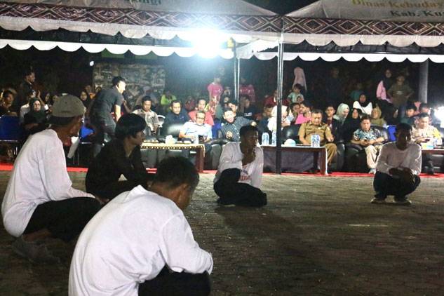 Semarak HPN 2024, Pj Sekda Buka Pentas Seni Randai Kuansing