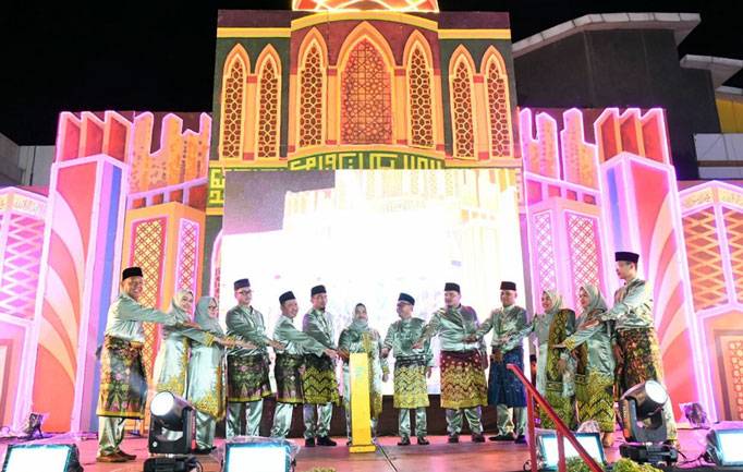 Bupati Kasmarni Buka Perhelatan MTQ Tingkat Kecamatan Pinggir