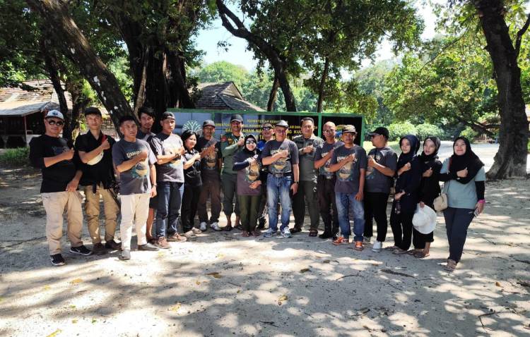 Media Trip TNUK Sukses. Dari Spot Surfing hingga Kiara Ratusan Tahun