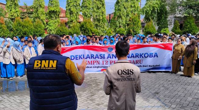Membangun Kesadaran Siswa Tentang Bahaya Narkoba, Kepala BNN Sosialisasi di SMPN 12 Pekanbaru