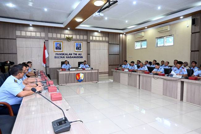 Tim Audit Kinerja Itkoopsudnas Gelar Entry Briefing di Lanud Sultan Hasanuddin