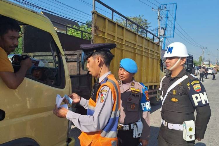 Puluhan Kendaraan Terjaring Ops Patuh Lancang Kuning 2025 Jalur Pekanbaru-Bangkinang