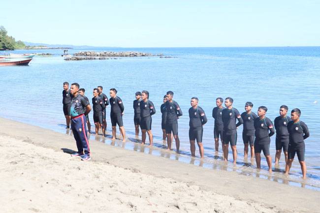 Bakamla RI Zona Tengah Buka Latihan Selam Lanjutan di Pantai Bulo