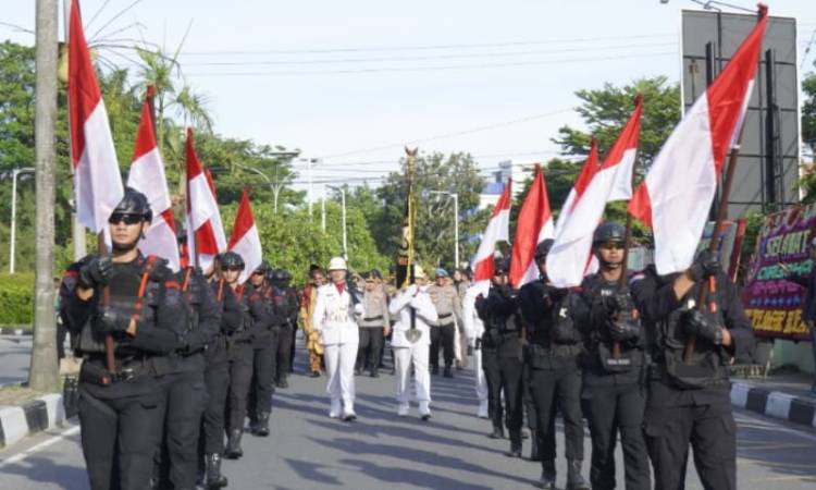 Dapat Tanda Kehormatan Nugraha Sakanti dari Presiden, Kapolda Riau Disambut Antusias Personel dan Ratusan Masyarakat