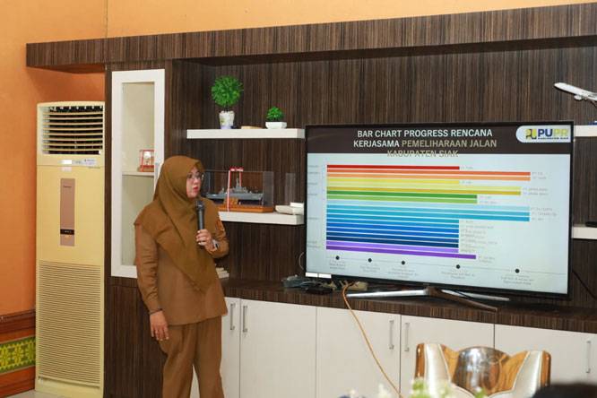 Bupati Afni Dorong Kolaborasi Penanganan 6,4 Km Jalan Rusak KITB-Sungai Rawa
