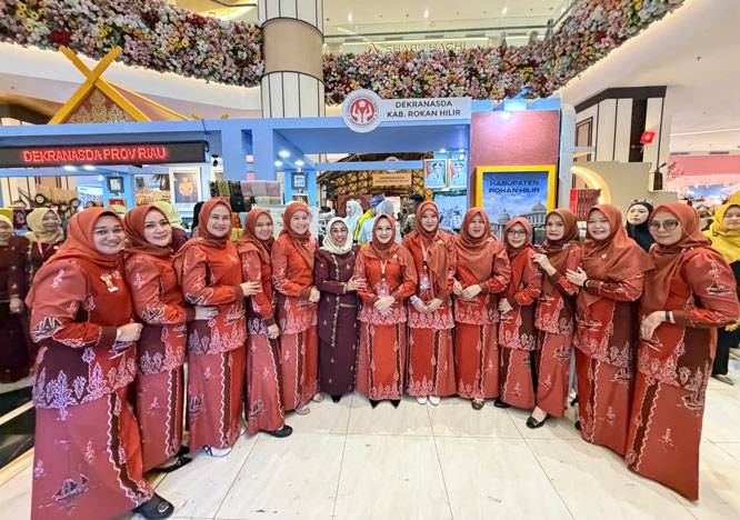TP PKK Rohil Hadiri Puncak HKG ke-54 dan HUT Dekranas ke-46 di Makassar