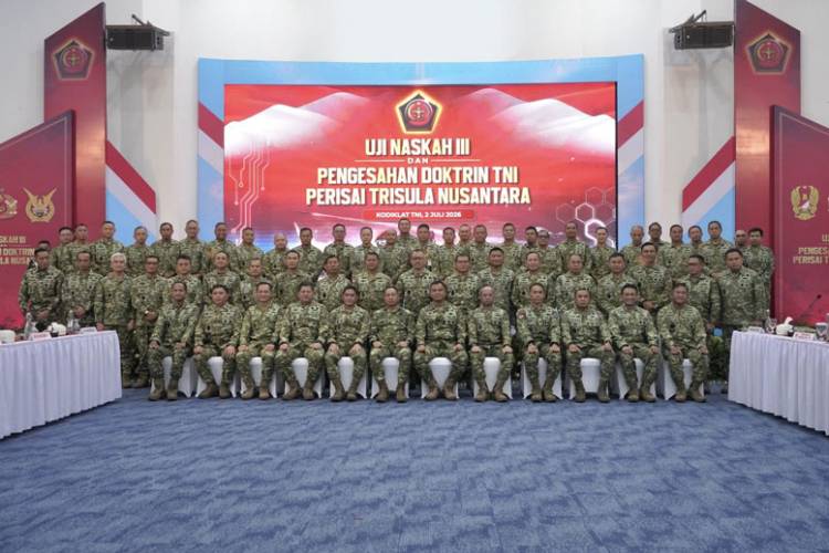 Panglima TNI Pimpin Pengesahan Doktrin "Perisai Trisula Nusantara", Tegaskan Adaptasi TNI Hadapi Perang Modern