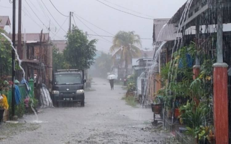Sebagian Riau Diprakirakan Hujan, Bengkalis, Dumai dan Rohil Waspada Gelombang