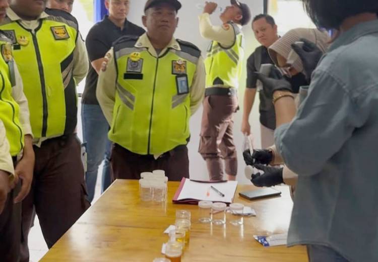 107 Pekerja Sawit di Bengkalis Jalani Tes Urine