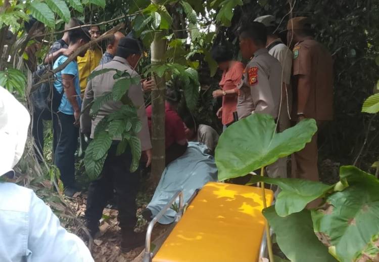 Warga Temukan Mayat Dokter Di Samping Pagar Tembok RSUD Tengku Rafian Siak
