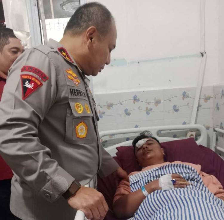 Kapolda Riau Jenguk Korban Pengeroyokan, Tegaskan Kasus Diusut Tuntas Tanpa Pandang Bulu