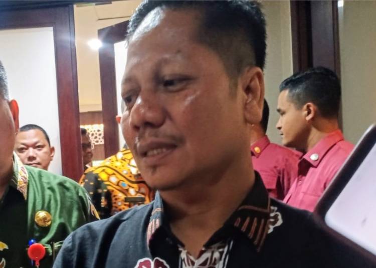 Suhardiman Amby Ditahan KPK,  Mukhlisin Terima SK Plt Bupati Kuansing
