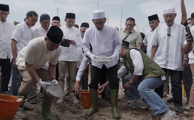 Peletakan Batu Pertama Masjid Al Kautsar, Panglima TNI Dorong Penguatan Nilai Keagamaan dan Kebersamaan Masyarakat