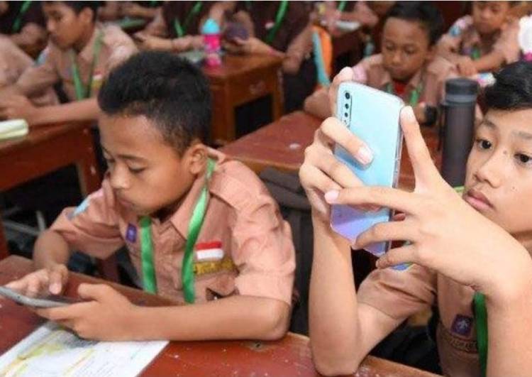 Siswa di Siak Tak Lagi Bebas Membawa HP