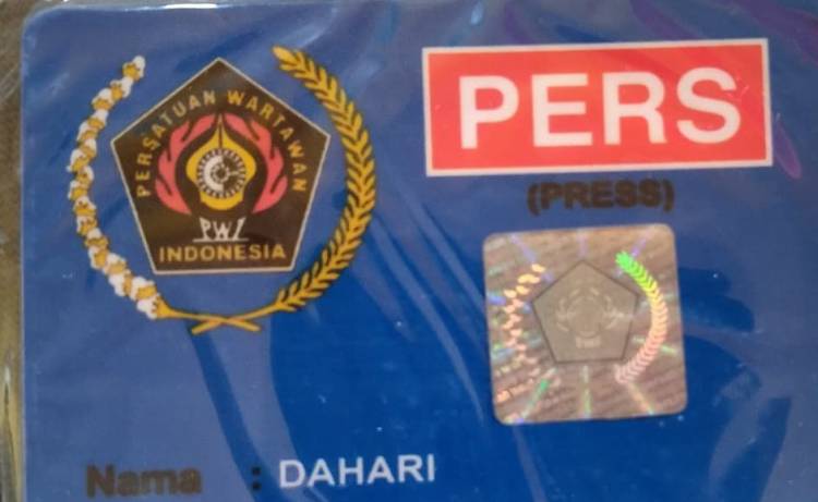 Keanggotaan PWI Dicabut, Dahari Kembalikan KTA
