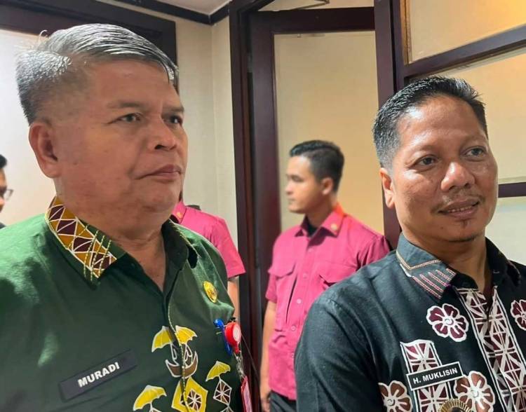 Mukhlisin Tunjuk Muradi Sebagai Plh Sekdakab Kuansing
