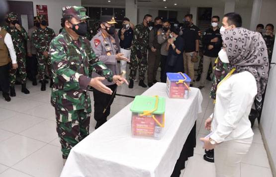 Panglima TNI Bangga Atas Dedikasi Nakes dan Non Kesehatan Bantu Pasien Terpapar Covid-19