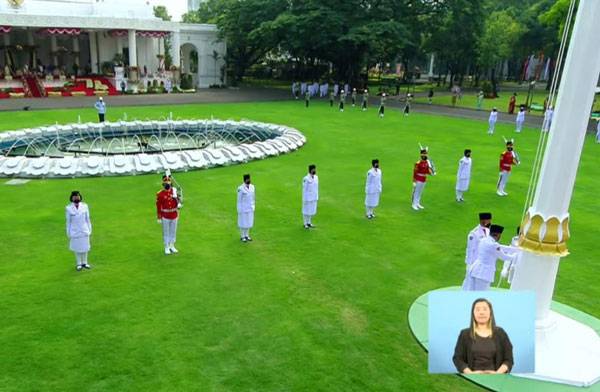 Bangga, Anak Riau Kibarkan Sang Saka Merah Putih di Istana Negara