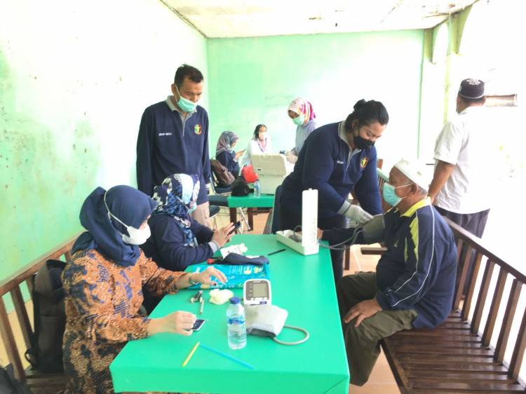 Nakes Polresta Pekanbaru Gelar Vaksinasi Tahap II di Pondok Pesantren Nurul Huda Al Islami