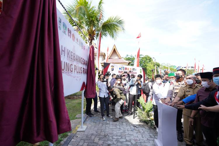 Kapolda Irjen M lqbal Bersama Gubernur Syamsuar Launching Rumah Kebangsaan Cipayung Plus Riau