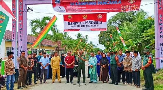 Danramil 02 Rambah Kodim 0313/KPR Resmikan Kampung Pancasila Rambah Hilir