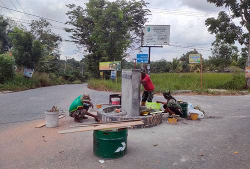 Jelang Penutupan, Satgas Gesa Pembangunan Tugu TMMD Reg. 114 Kodim 0301/PBR