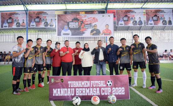 Tampil 48 Tim, Bupati Kasmarni Buka Turnamen Futsal Mandau Bermasa Cup