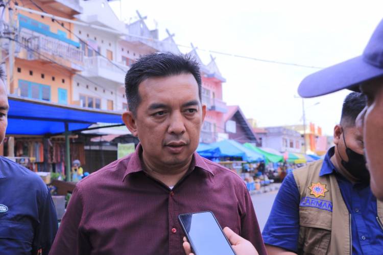 Sambut HUT RI Ke-77, Pemko Pekanbaru Sudah Bagikan Ribuan Bendera Merah Putih ke Warga