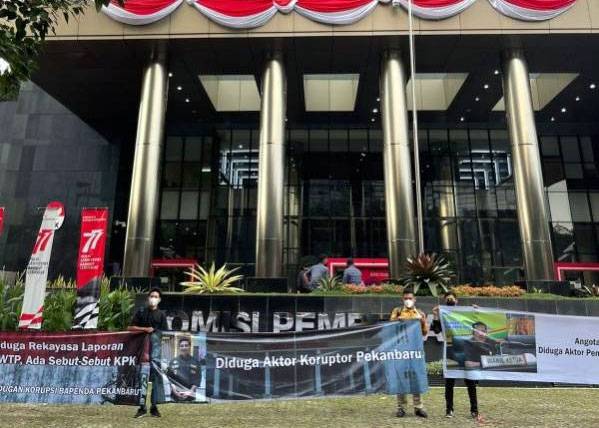 AMPR Laporkan Dugaan Korupsi Bapenda Pekanbaru ke KPK, Bawa 4 Bukti