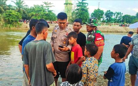 Tim Gabungan Cari Remaja Diduga Terseret Sungai Rokan