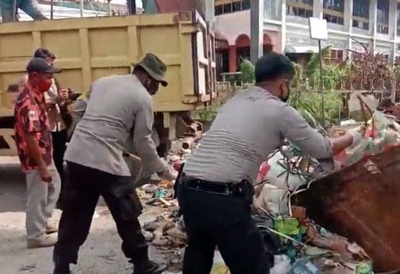 Diduga Ada Kelebihan Bayar Miliaran Rupiah, LSM Ini Lapor Dua Mega Proyek DLHK Pekanbaru